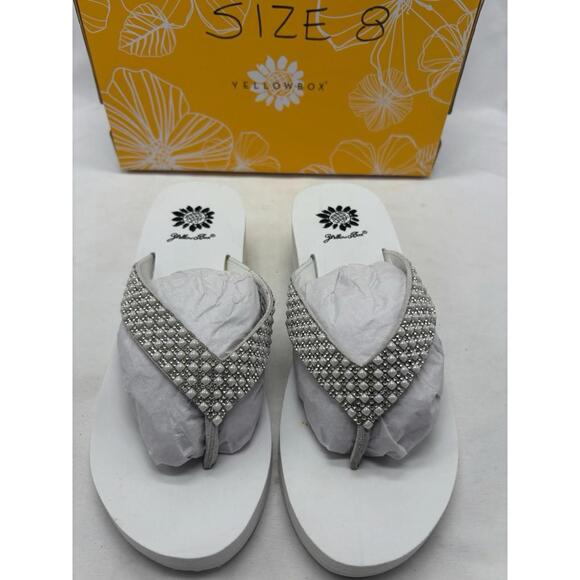 Yellow Box Women’s Flip Flops White Pearl Bead Sz 8 Bedazzled Wedge Flip Flop - Picture 3 of 3